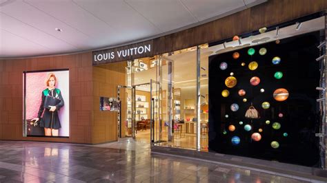 garden state plaza louis vuitton|garden state plaza paramus.